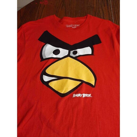GUC Medium Angry Bird Red Tee Tshirt Top  Crew Neck Short Sleeve - Picture 2 of 3